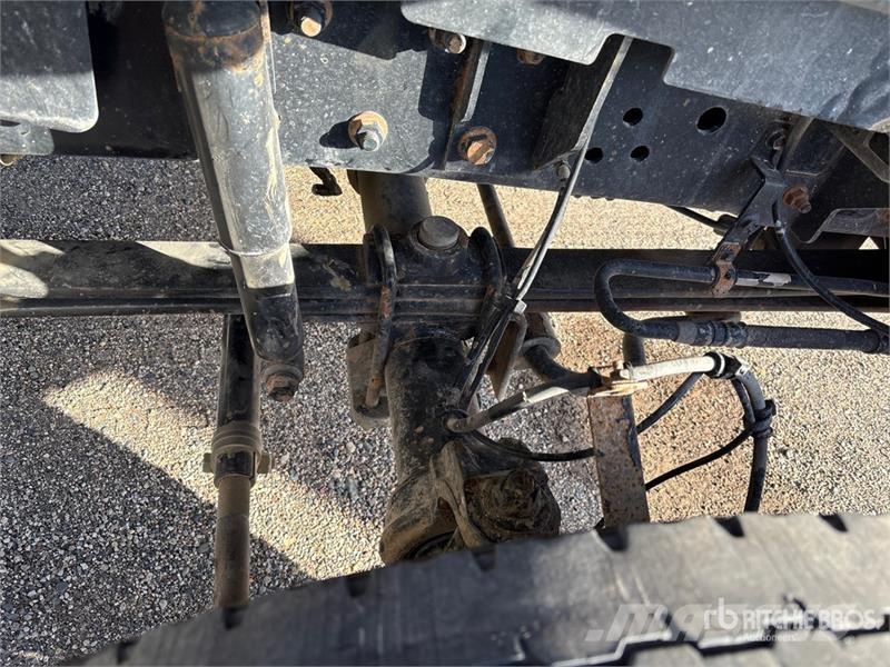 International CV515 4x2 Cab and Chassis Cabines