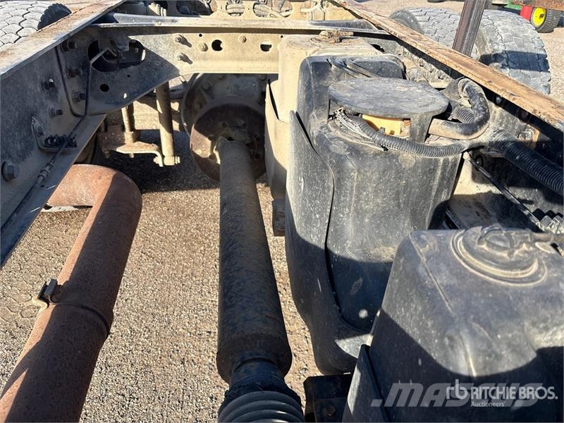 International CV515 4x2 Cab and Chassis Cabines