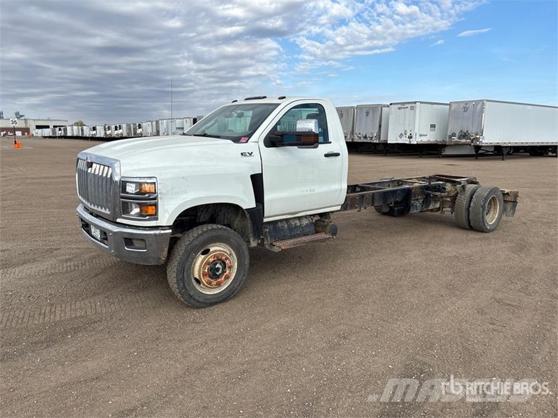 International CV515 4x2 Cab and Chassis Cabines
