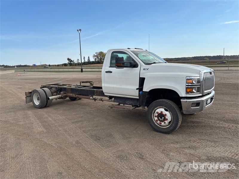 International CV515 4x2 Cab and Chassis Cabines