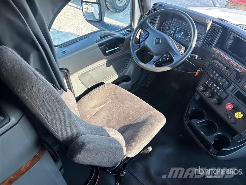 International LT625 Vetopöytäautot