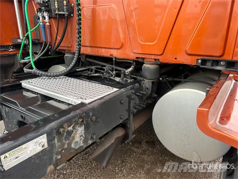 International LT625 Autotractoare