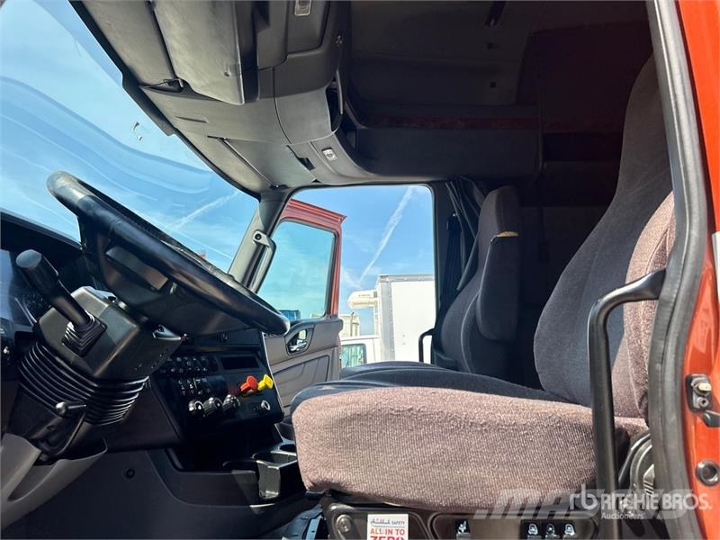International LT625 Тягачі