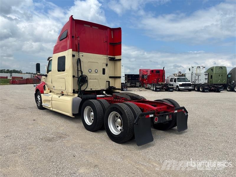 International LT625 Prime Movers