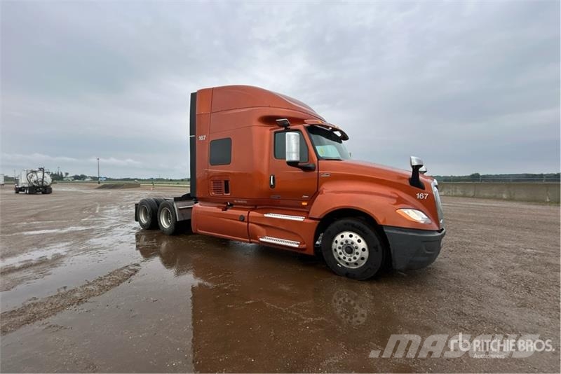 International LT625 Autotractoare