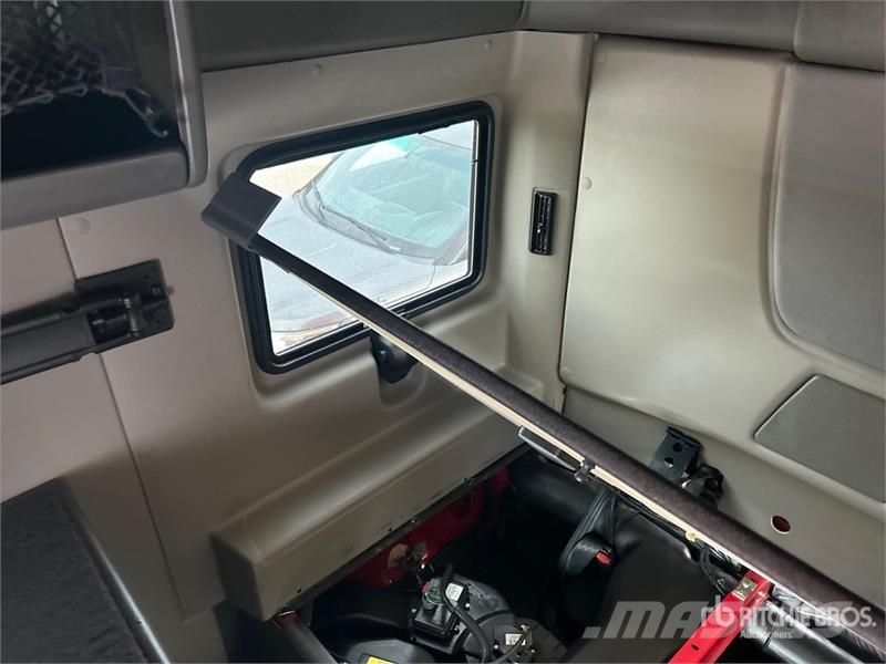 International LT625 وحدات الجر