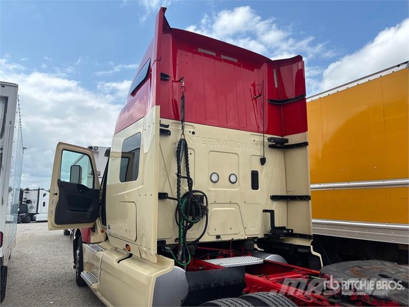 International LT625 Prime Movers