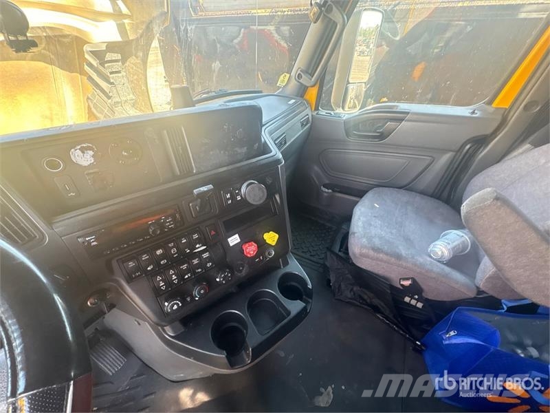 International LT625 Tracteur routier