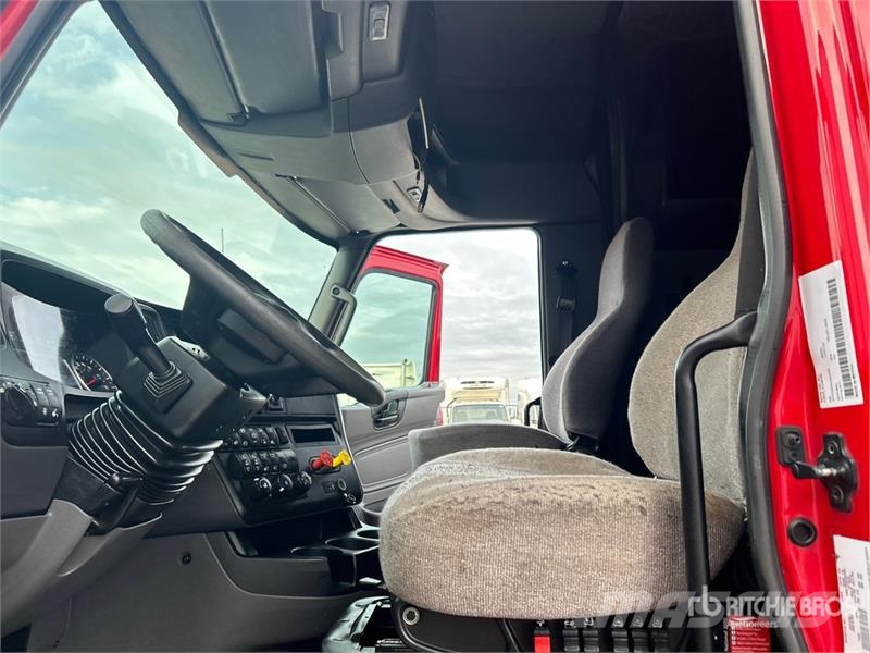 International LT625 وحدات الجر