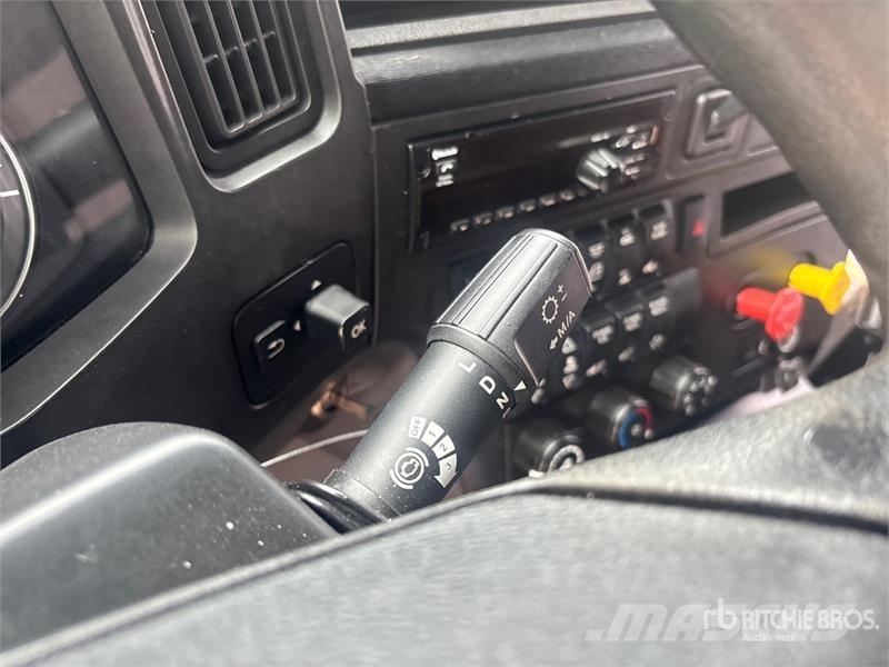 International LT625 트랙터 유닛