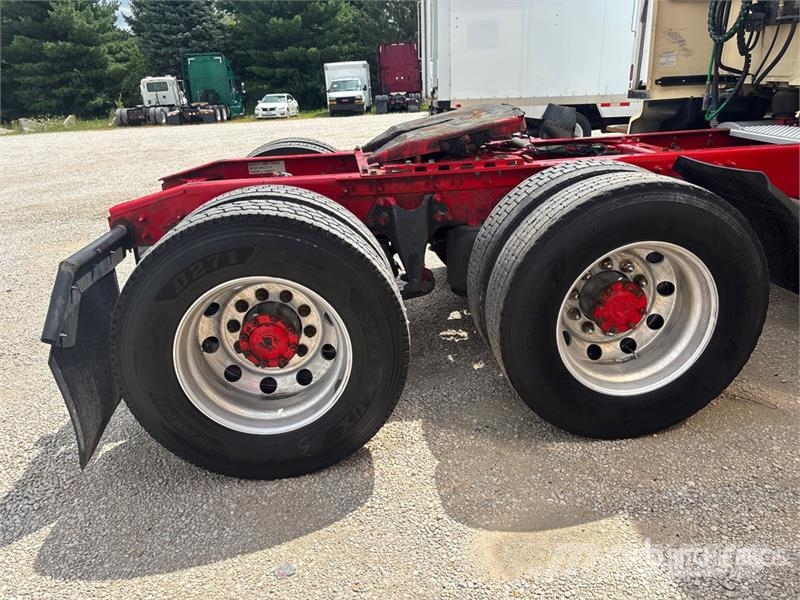 International LT625 Prime Movers