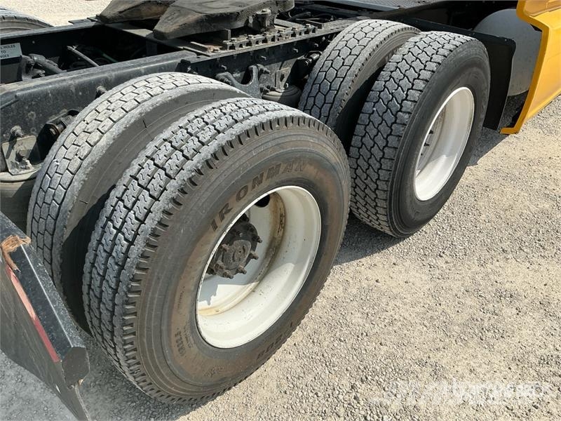International LT625 Prime Movers