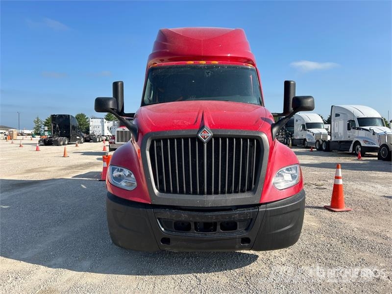 International LT625 Prime Movers