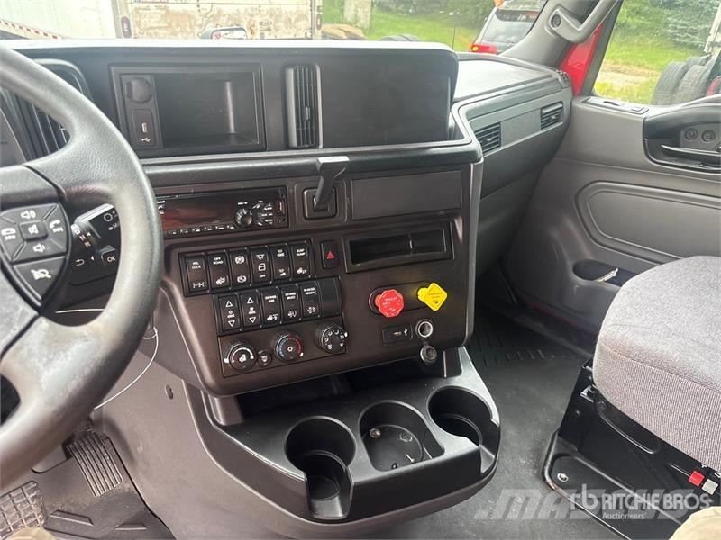 International LT625 트랙터 유닛