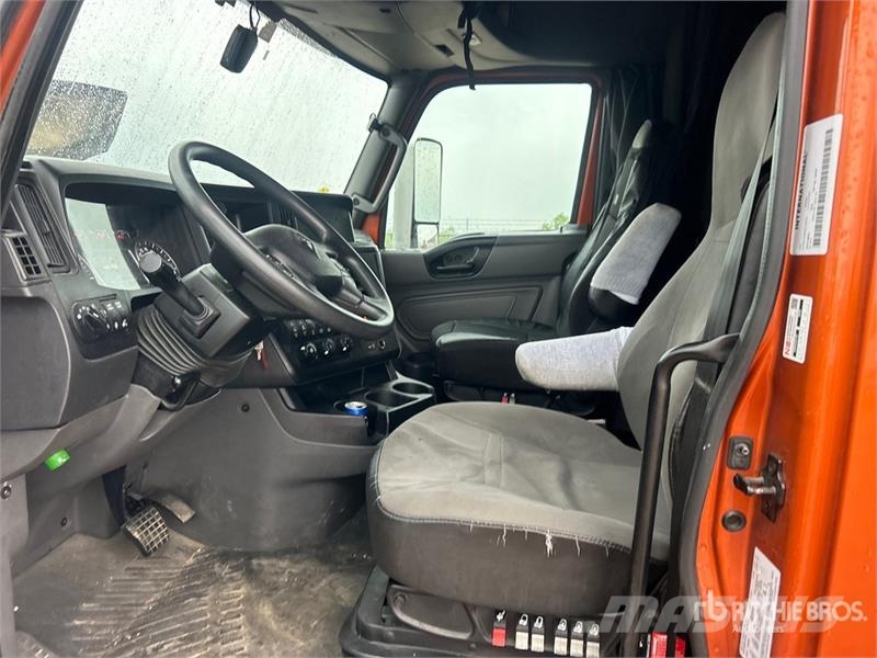 International LT625 Autotractoare