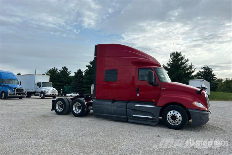 International LT625 وحدات الجر