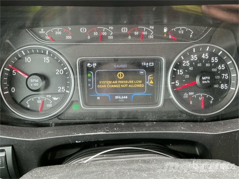International LT625 트랙터 유닛