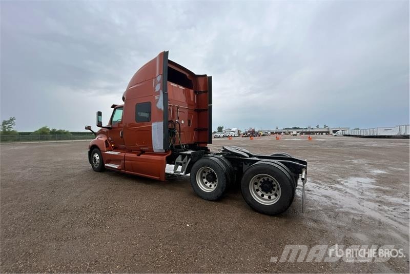 International LT625 Autotractoare