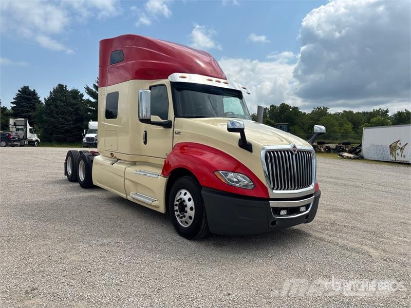 International LT625 Prime Movers