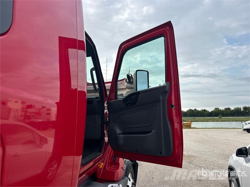 International LT625 وحدات الجر