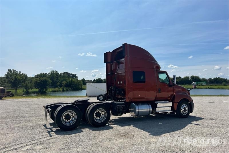 International LT625 Тягачі