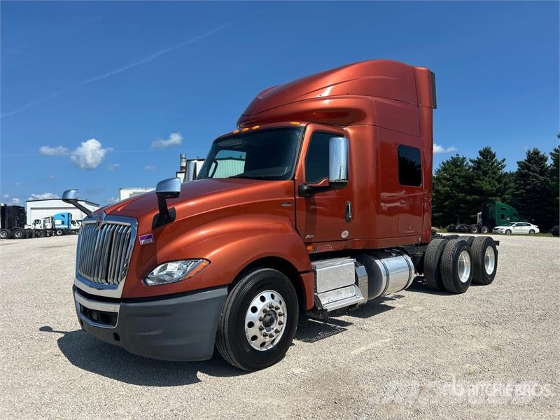 International LT625 Тягачі
