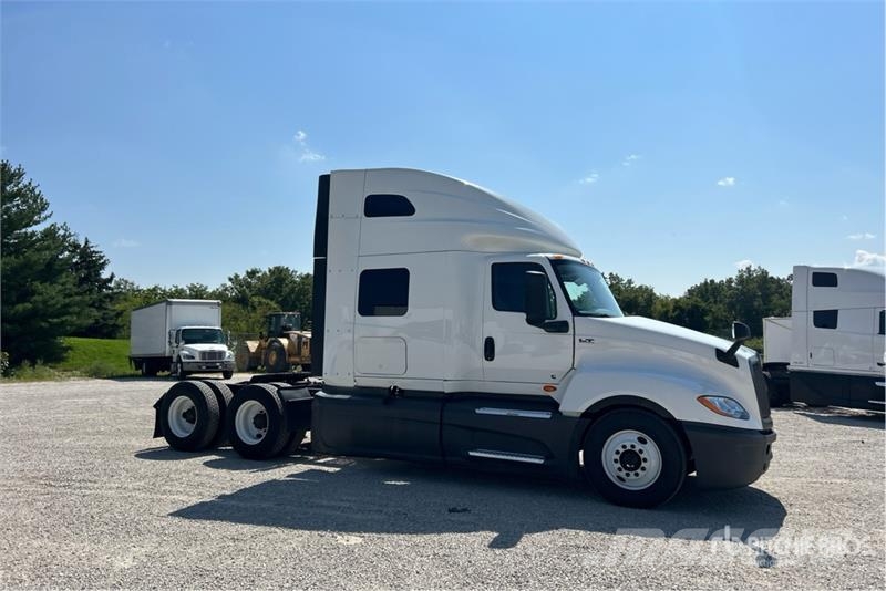 International LT625 Prime Movers
