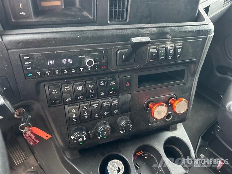 International LT625 Autotractoare