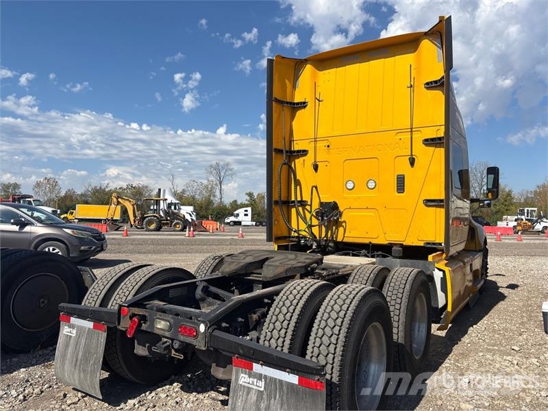 International LT625 Tracteur routier