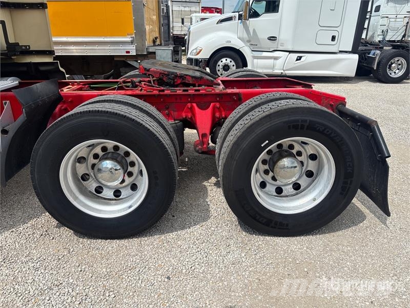 International LT625 Prime Movers