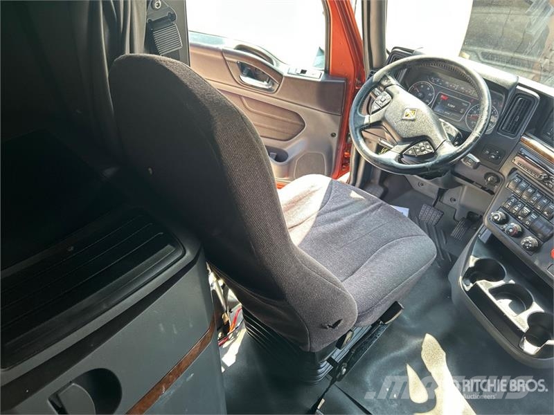 International LT625 Тягачі