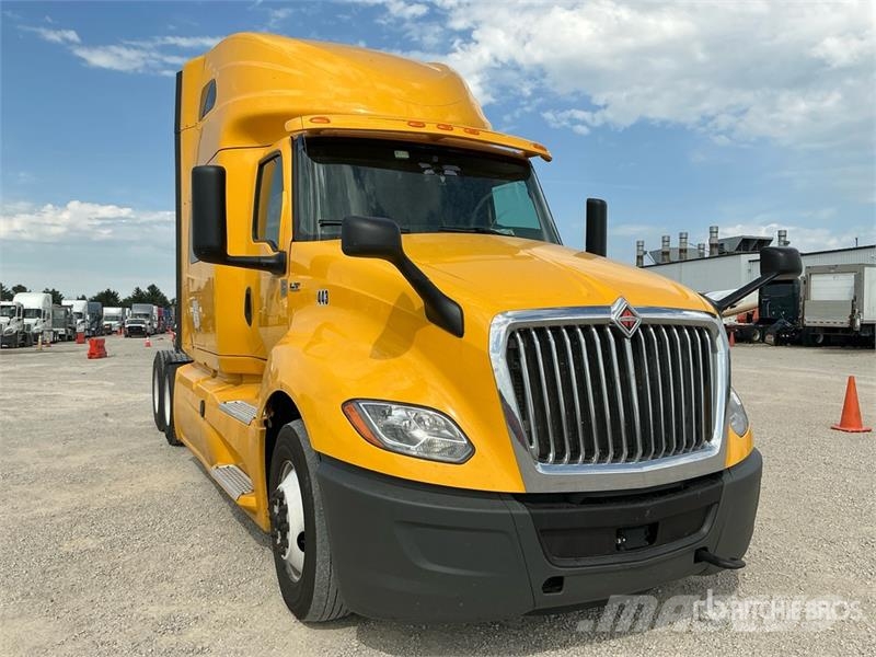 International LT625 Prime Movers