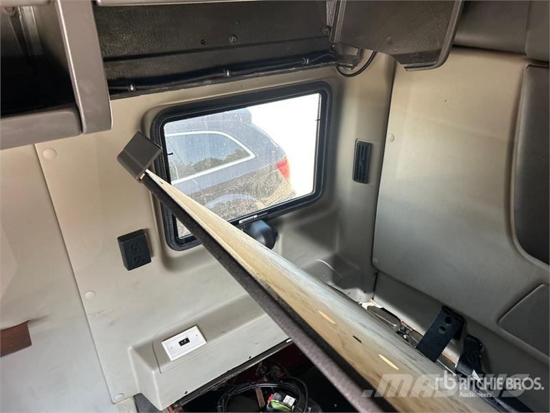 International LT625 Тягачі