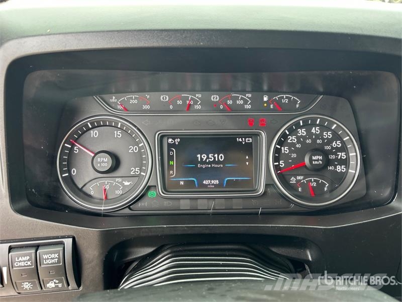 International LT625 وحدات الجر