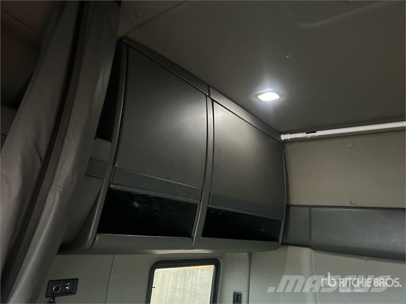 International LT625 Autotractoare