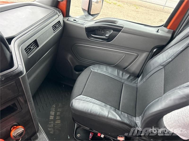 International LT625 Autotractoare