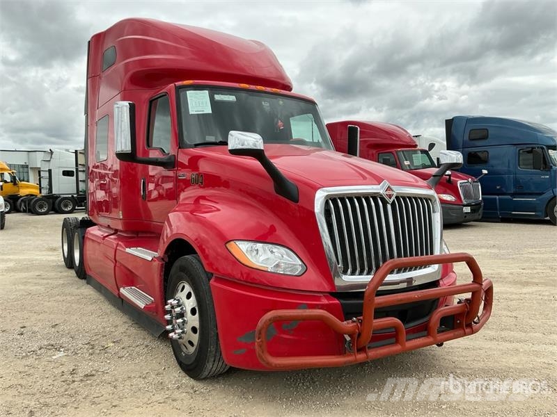 International LT625 트랙터 유닛
