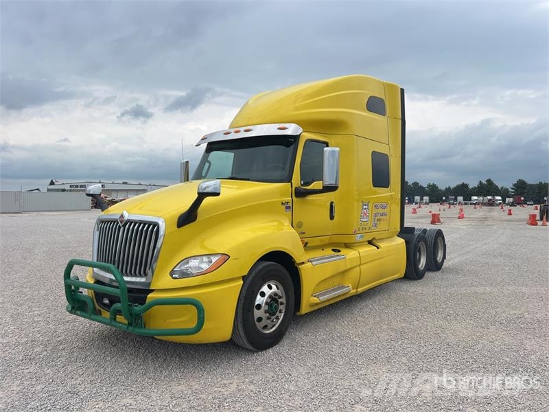 International LT625 Prime Movers