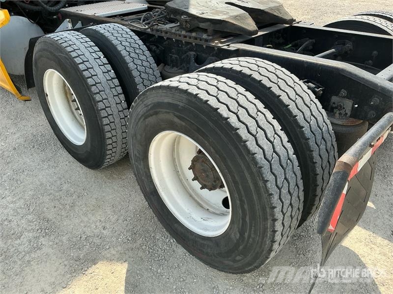 International LT625 Prime Movers