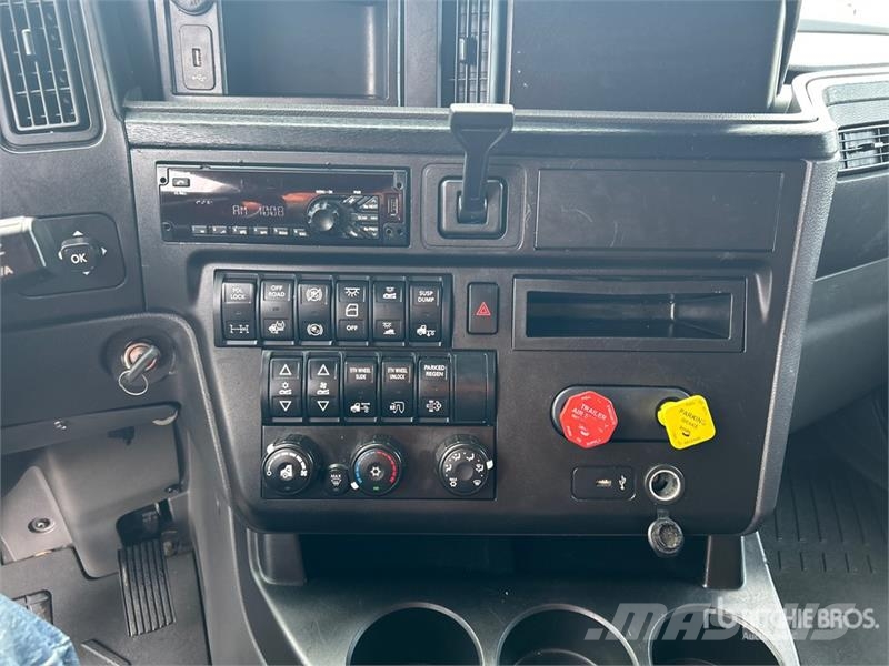 International LT625 وحدات الجر