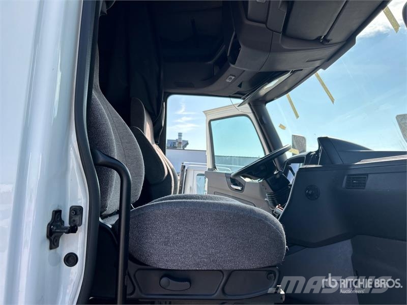 International LT625 Prime Movers