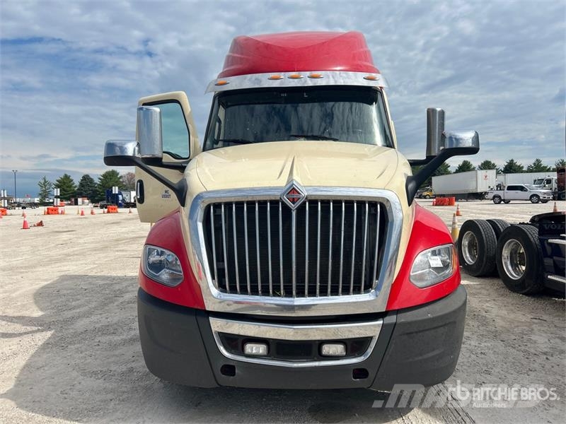 International LT625 Prime Movers