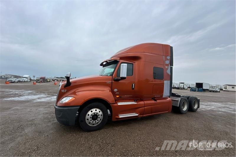 International LT625 Autotractoare