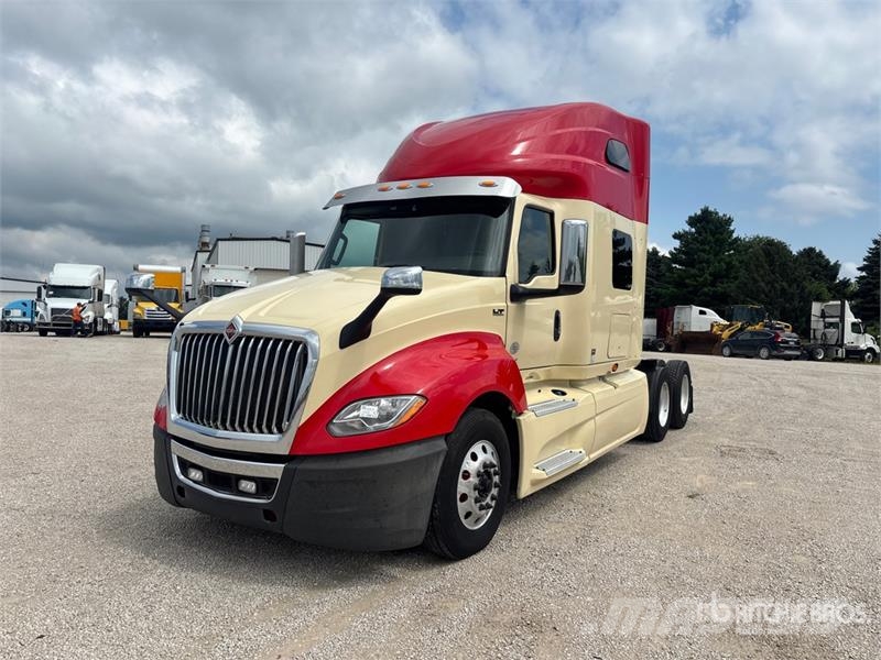 International LT625 Prime Movers