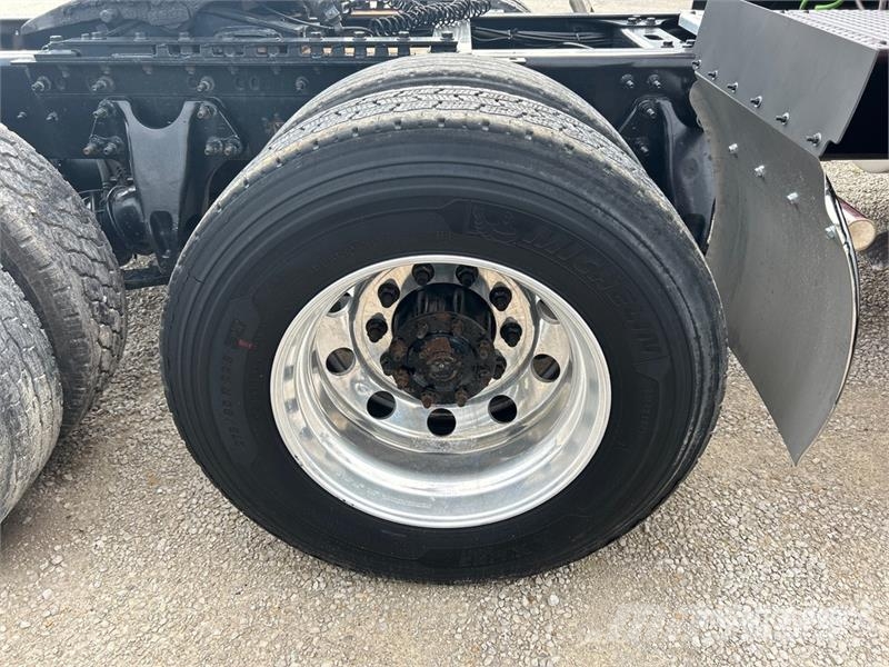 International LT625 وحدات الجر