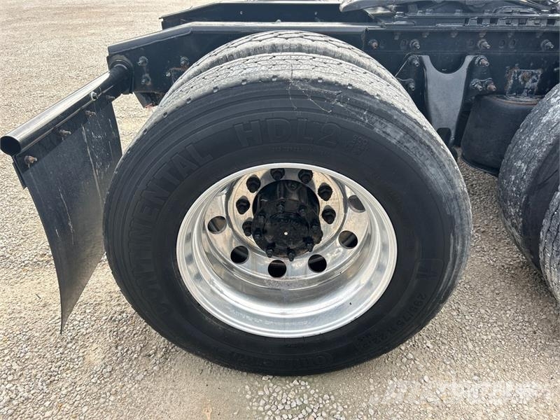 International LT625 وحدات الجر
