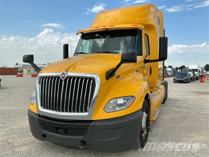 International LT625 Prime Movers