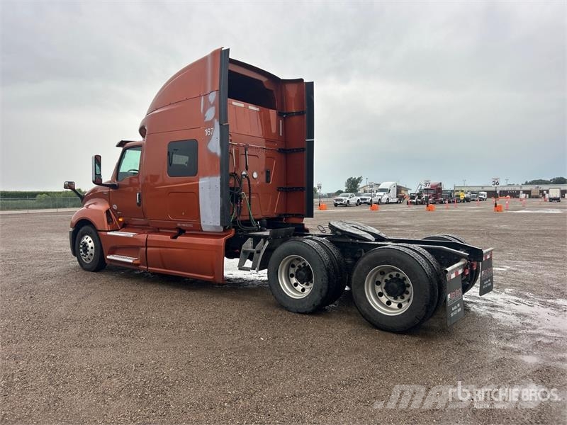 International LT625 Autotractoare