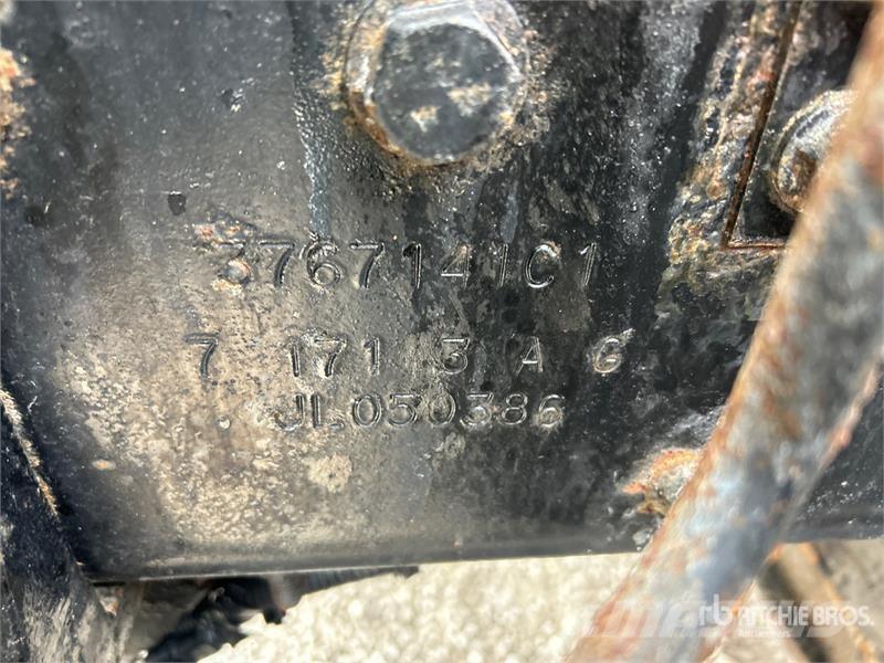 International LT625 4x2 S/A Day Cab Truck Tractor Trekkvogner