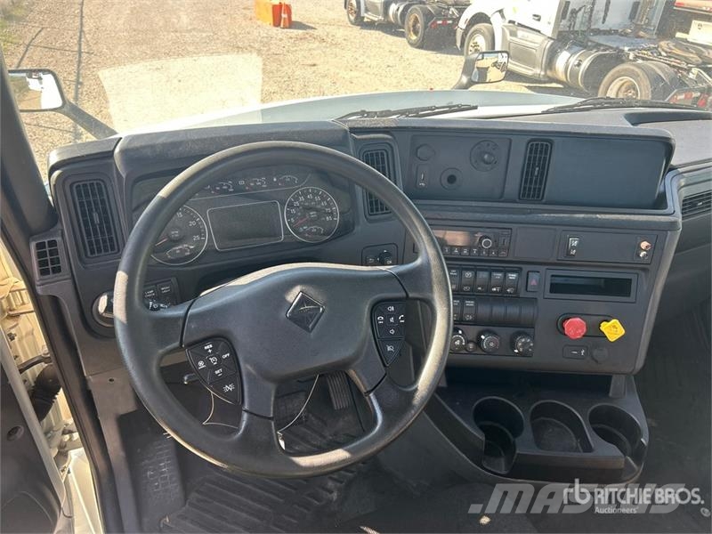 International LT625 6x4 T/A Day Cab Truck Tractor Traktorske jedinice